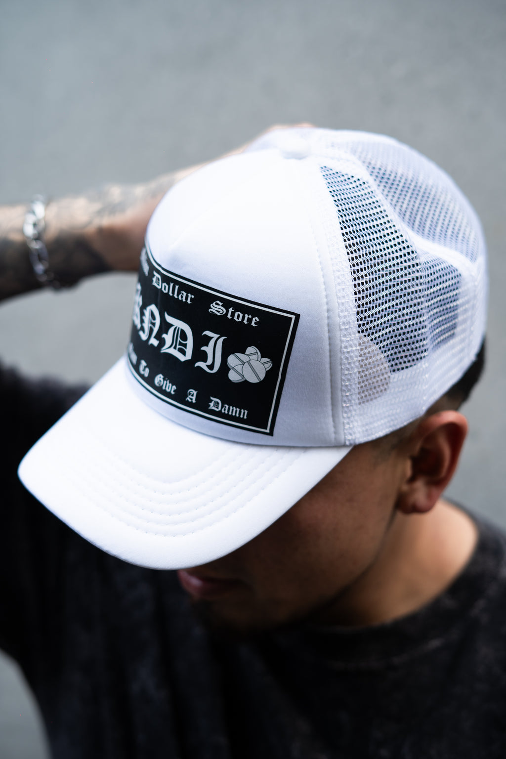 Gorra Placa blanco kandi