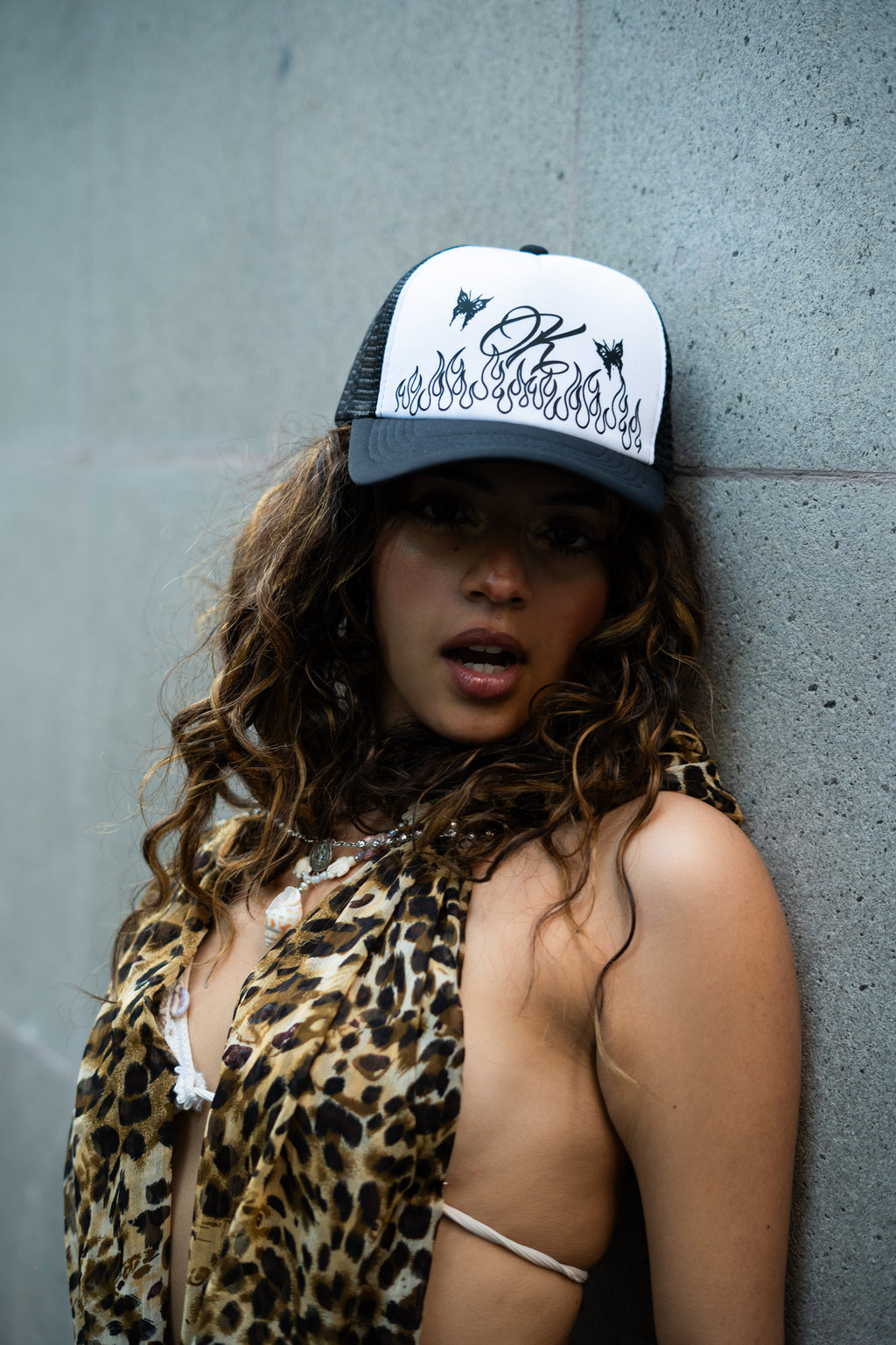 Gorra Flamas kandi negro con blanco