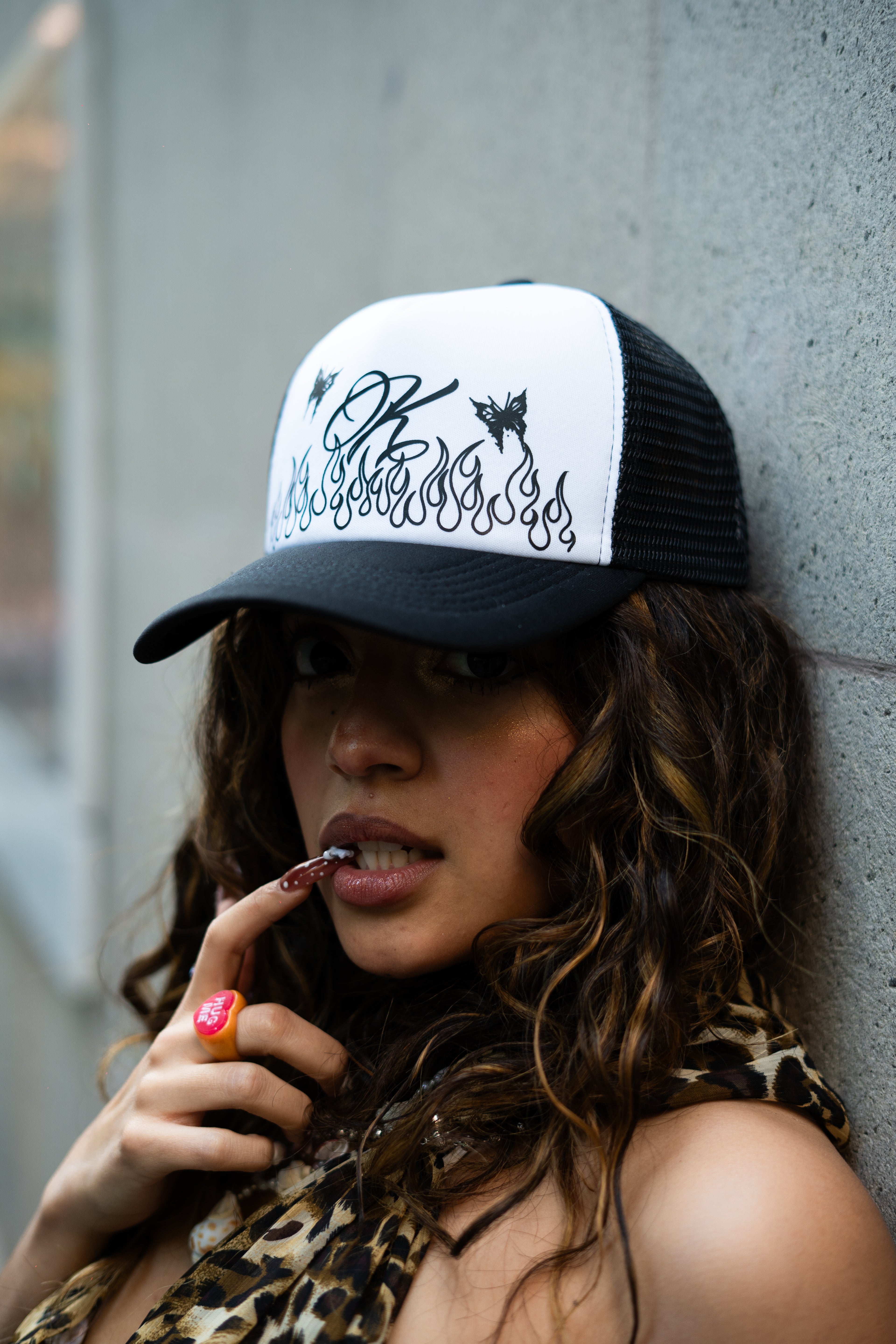 Gorra Flamas kandi negro con blanco