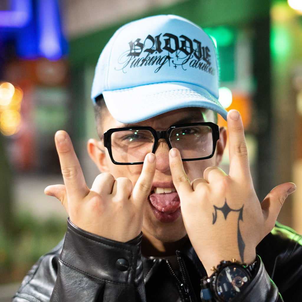 Gorra baddie azul kandi