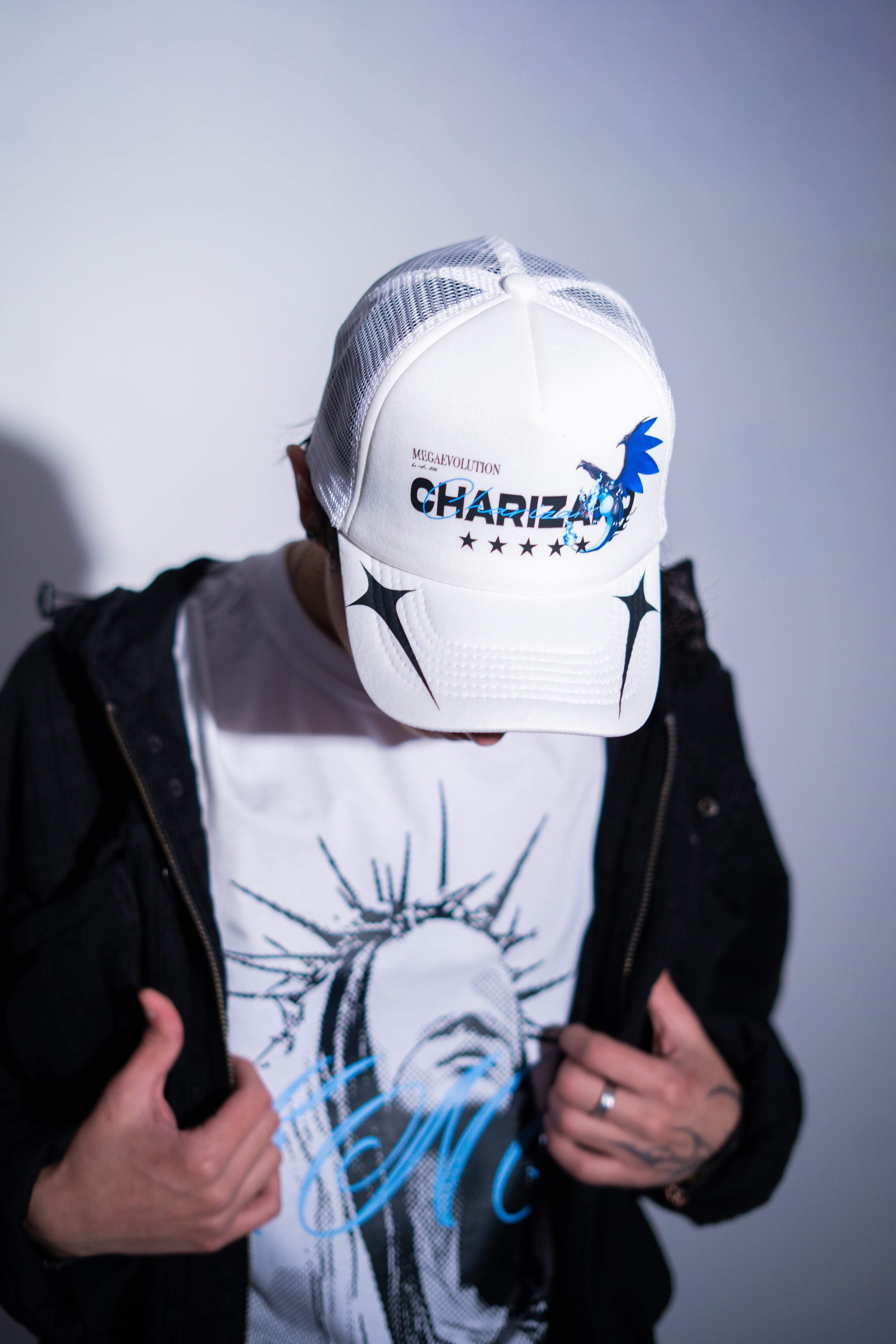 Gorra Megacharizard blanca kandi