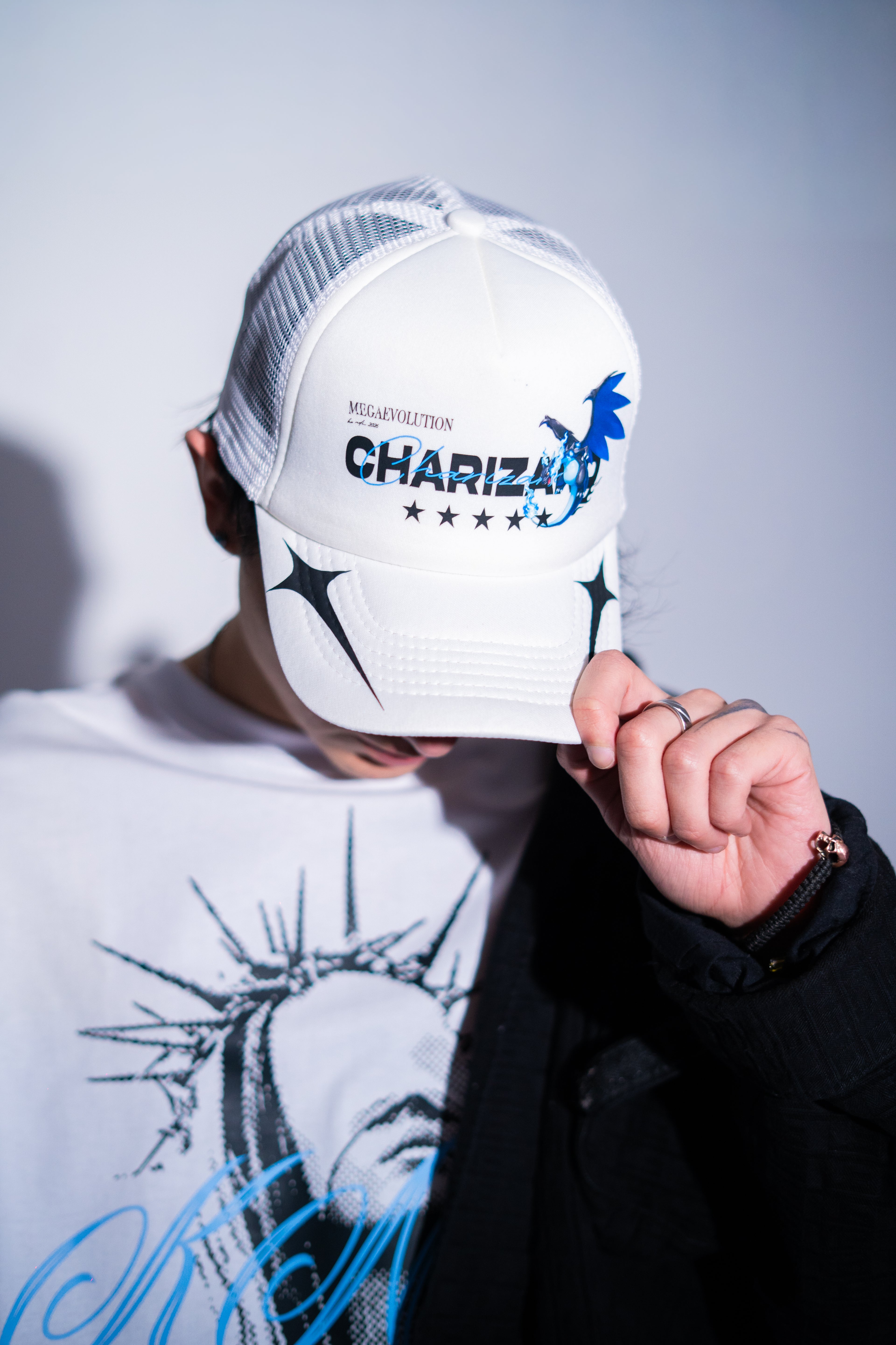 Gorra Megacharizard blanca kandi